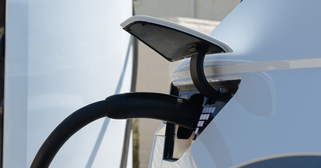 Recarga de una nueva manera: Hyundai Ioniq 5 y NACS Hyundai Ioniq 5 ahora es compatible con carga NACS