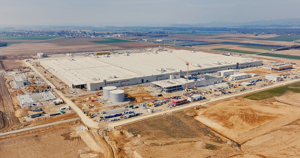 Imágenes impresionantes de la construcción de la fábrica de baterías de BMW Futura planta de BMW en Irlbach: Un recorrido en video por el sitio de construcción