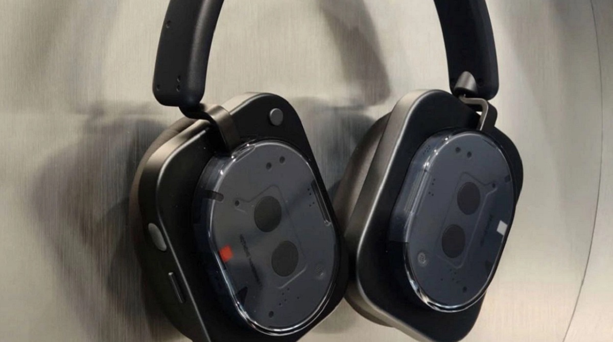 ¿Está la Disrupción en el Horizonte? Explorando el Nuevo Nothing Headphone (1) Desempaquetando el Nothing Headphone (1): Estilo se Encuentra con Sustancia
