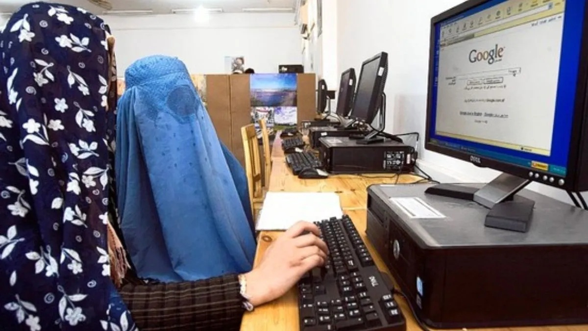 Sumergirse en el pasado digital: cómo Internet cambió la vida en Afganistán