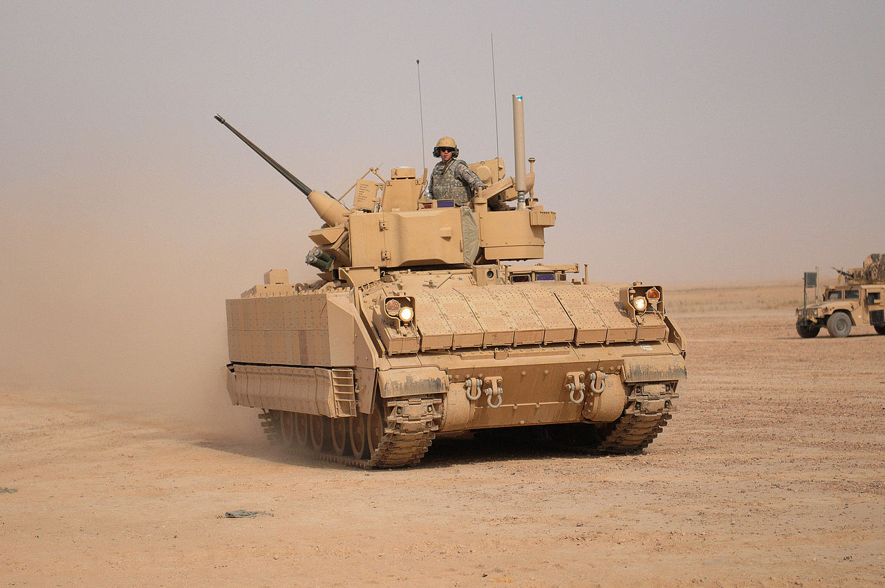 Innovaciones en armadura: Cómo el M2A4 Bradley cambiará el campo de batalla Una nueva era para los vehículos de combate de infantería: Todo sobre la tecnología M2A4 Bradley