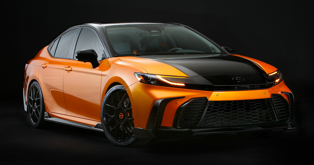 Concepto Toyota Camry GT-S: Donde la Innovación se Encuentra con la Carretera Desvelando el Futuro: El Concepto Toyota Camry GT-S en Escena