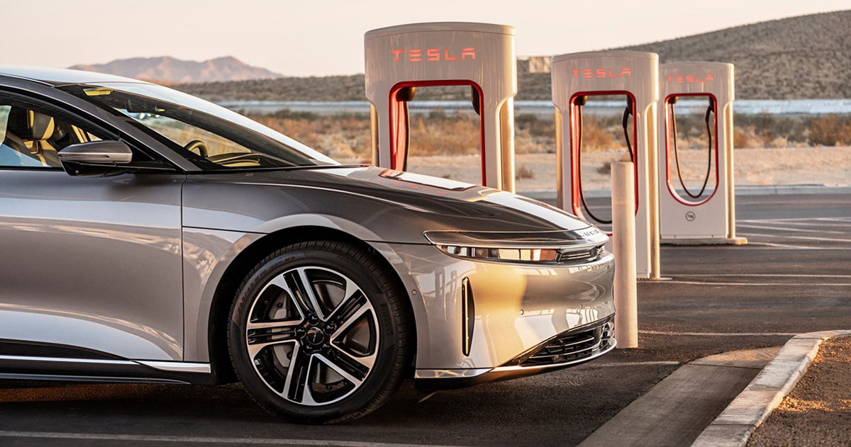 Reunión insignia: Lucid Air utiliza la infraestructura de Tesla Lucid Air alimentado por Tesla: los límites de la guerra de los coches eléctricos se están desdibujando