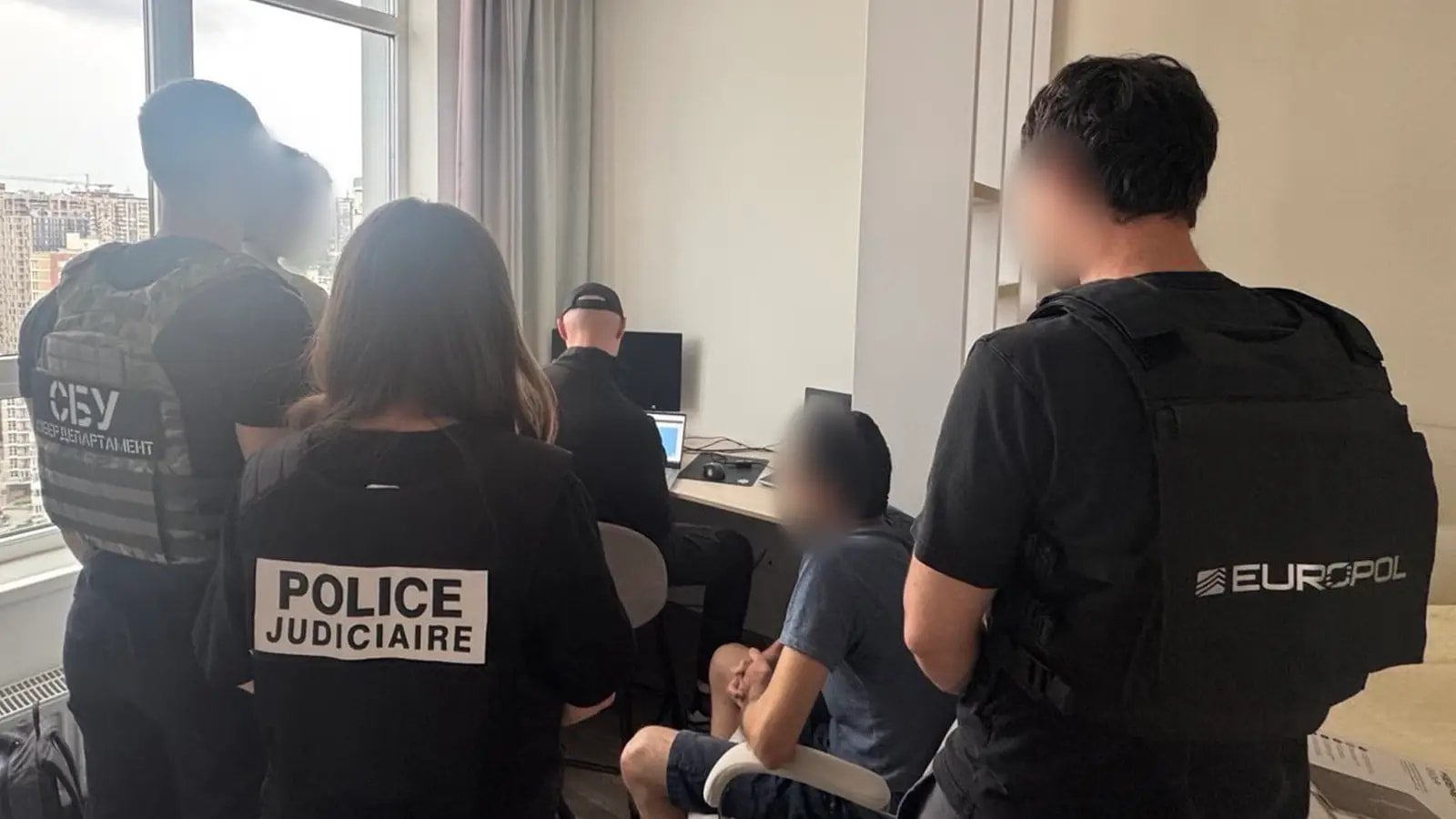 Kyiv detiene a un hacker que dirigía uno de los foros más grandes del mundo para cibercriminales Kyiv detiene a un hacker que dirigía uno de los foros más grandes del mundo para cibercriminales