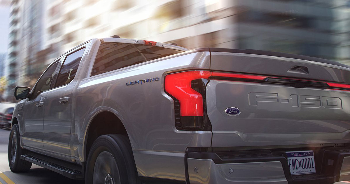 Ford F-150 Lightning: Una Entrada Ruidosa en la Movilidad Eléctrica Ford F-150 Lightning: Energizando el Futuro de las Camionetas