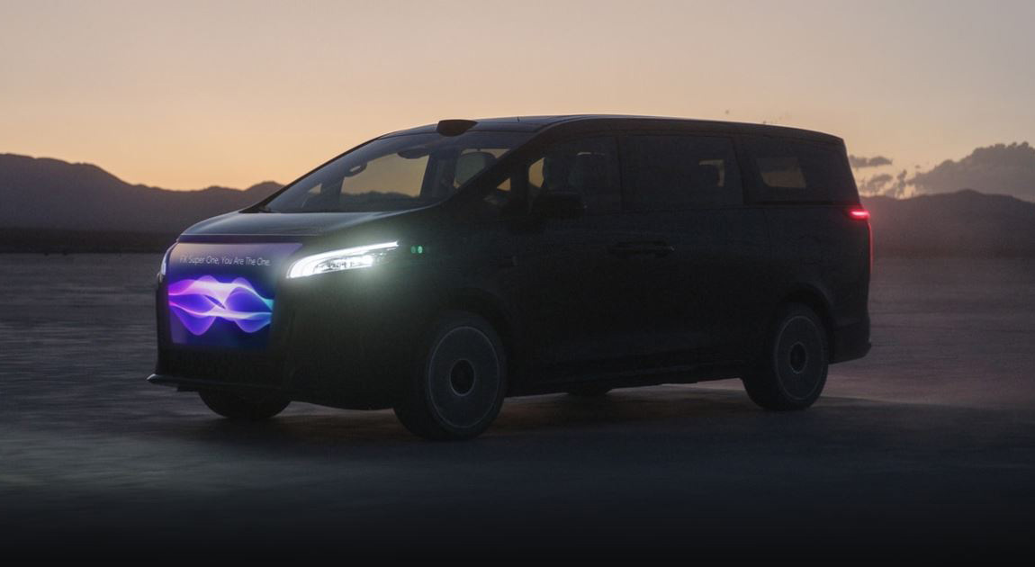 Faraday Future ha presentado el FX Super One: un minibús eléctrico con una "cara" en la parrilla LED Faraday Future ha presentado el FX Super One: un minibús eléctrico con una "cara" en la parrilla LED