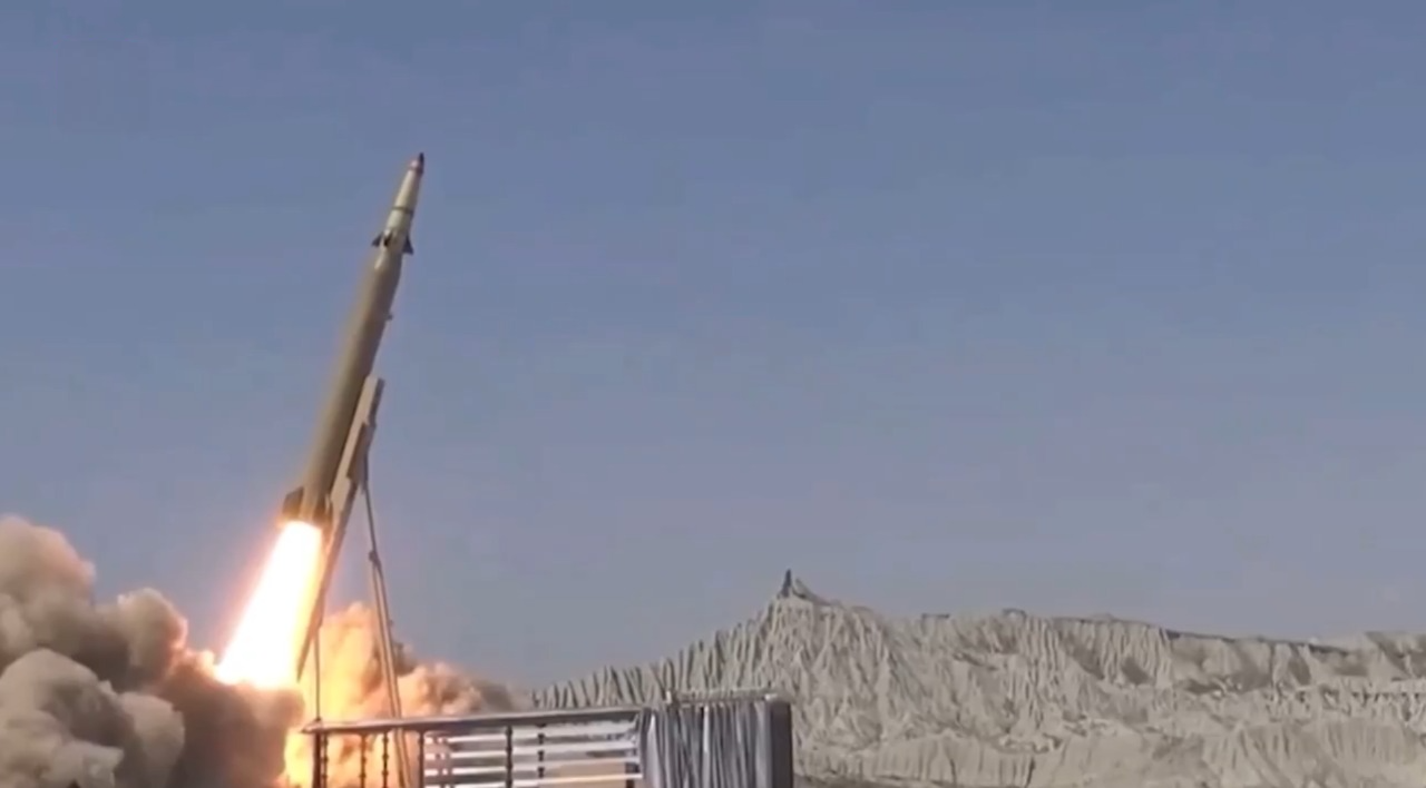 Irán y Qasem Basir: ¿qué significa el lanzamiento de un nuevo misil balístico? Un nuevo avance en tecnología militar: Irán lanza Qasem Basir