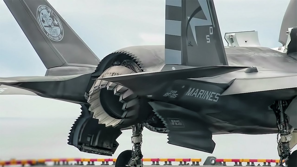 Lockheed Martin propone utilizar motores diferentes en los cazas F-35 Lightning II de quinta generación, aunque ello supondría miles de millones en costes adicionales Lockheed Martin propone utilizar motores diferentes en los cazas F-35 Lightning II de quinta generación, aunque ello supondría miles de millones en costes adicionales