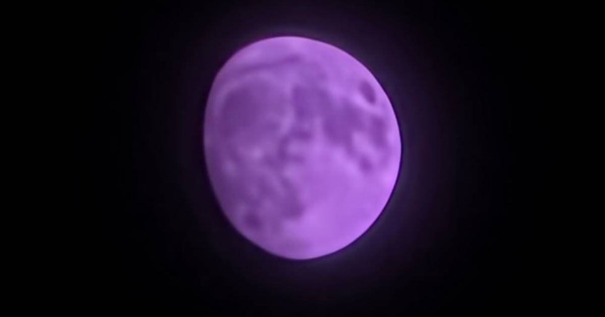 Cómo se ve la luna púrpura bajo un zoom de x30: un descubrimiento para los entusiastas de la astronomía