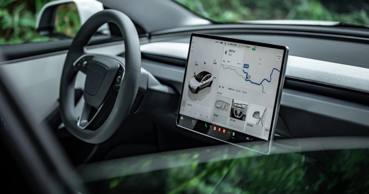 Interior actualizado de Tesla: Un enfoque futurista al confort