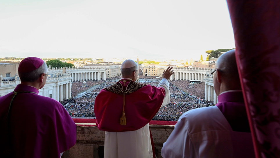 Discurso Papal: Mensajes Clave desde el Balcón de la Basílica de San Pedro