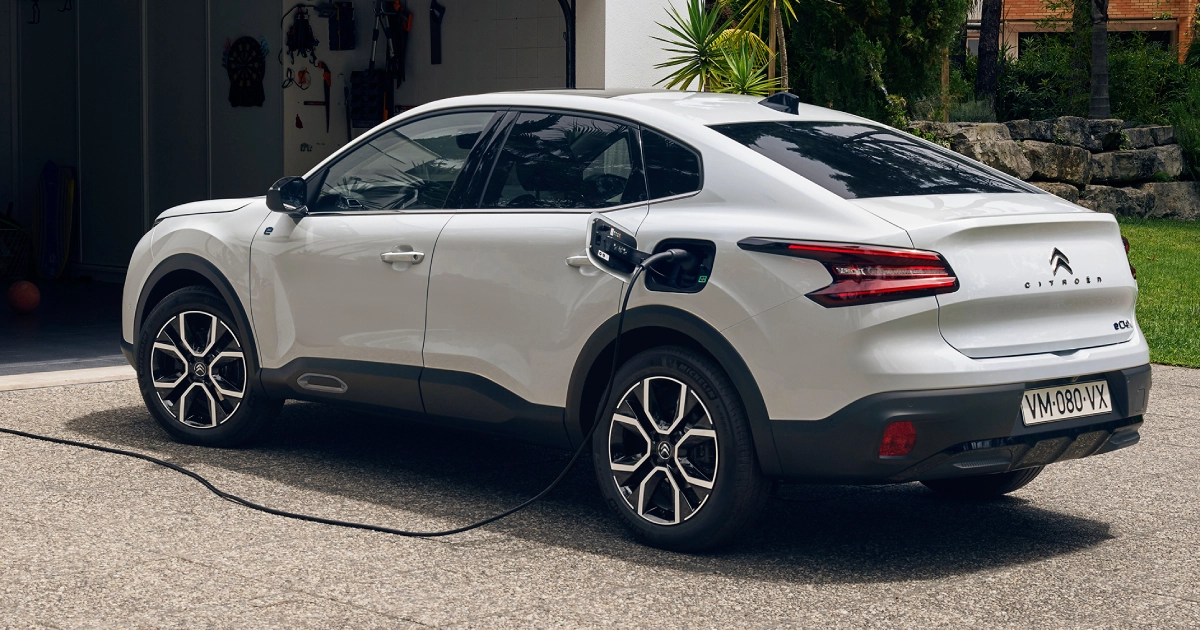 Encuentro electrizante: Citroën ë-C4 X en el foco de la innovación