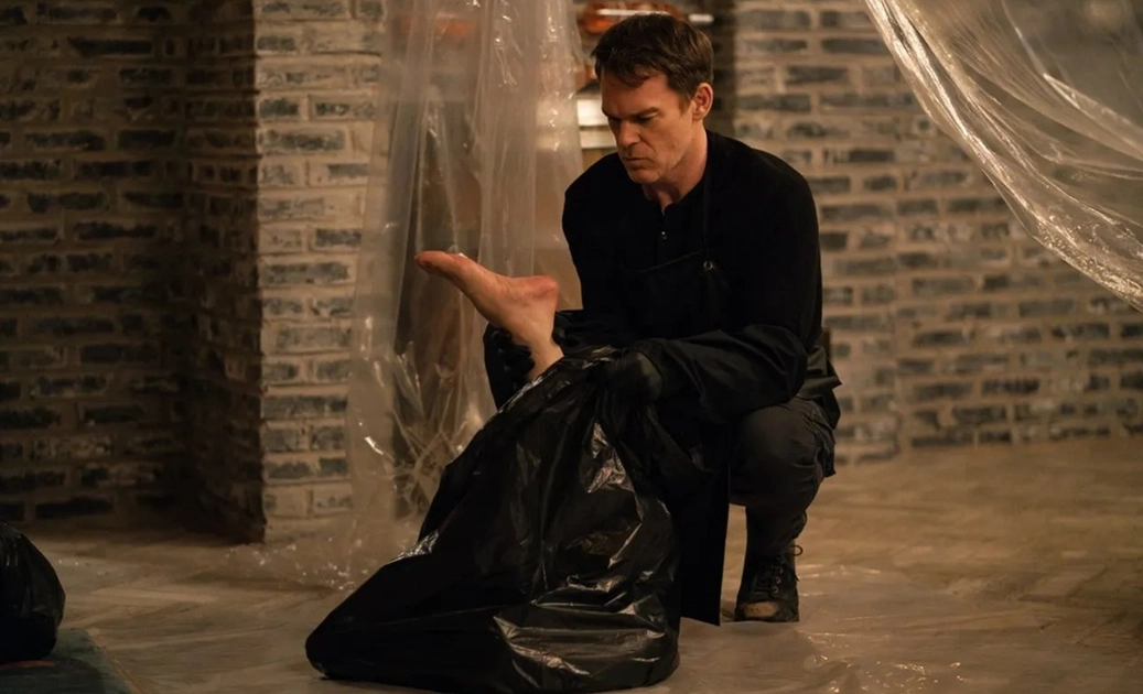 Brian Cox como el Destripador de Nueva York y Dan Stevens como el Asesino de los Cinco Distritos, los dos antagonistas de la segunda temporada.