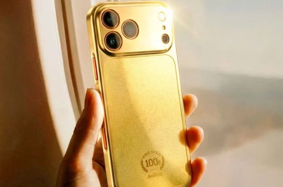 Lujo al alcance de tu mano: carcasa de oro para iPhone