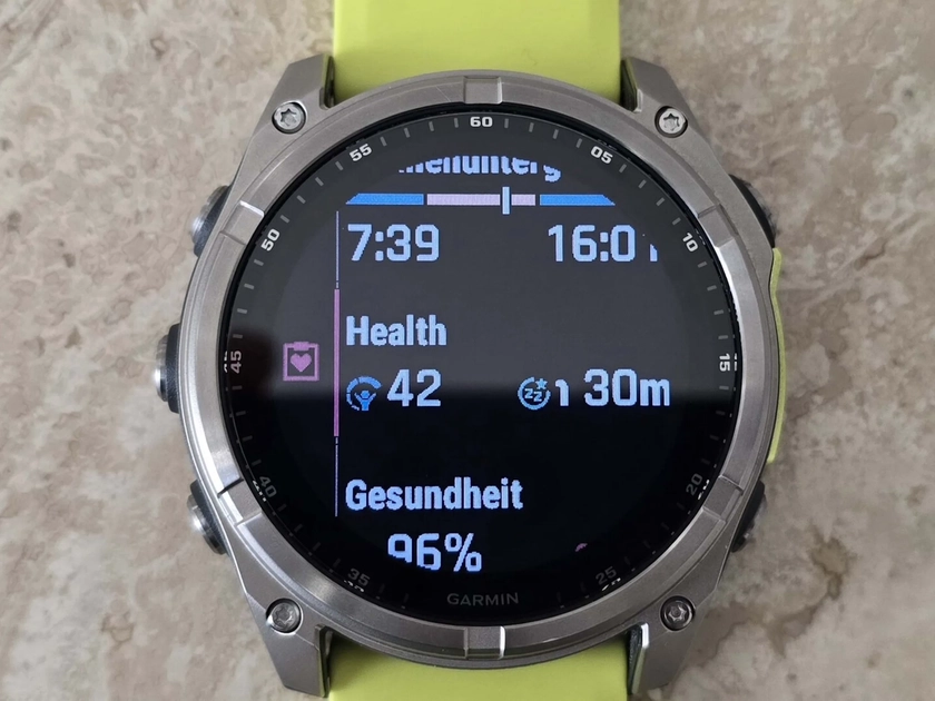 La función Race Time Prediction de Garmin calcula tiempos estimados a partir del VO2 Max registrado durante entrenamientos al aire libre.