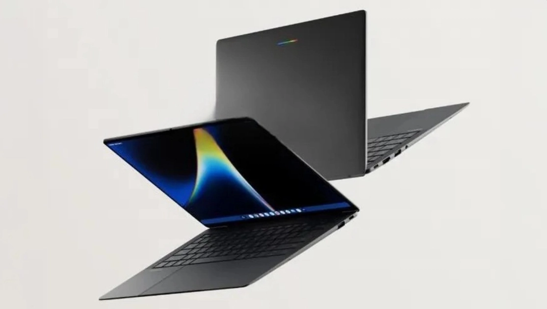 El teclado del ASUS Googlebook incluye una tecla dedicada con el logo de Google a la izquierda de Alt para acceder a Gemini y a funciones del sistema.