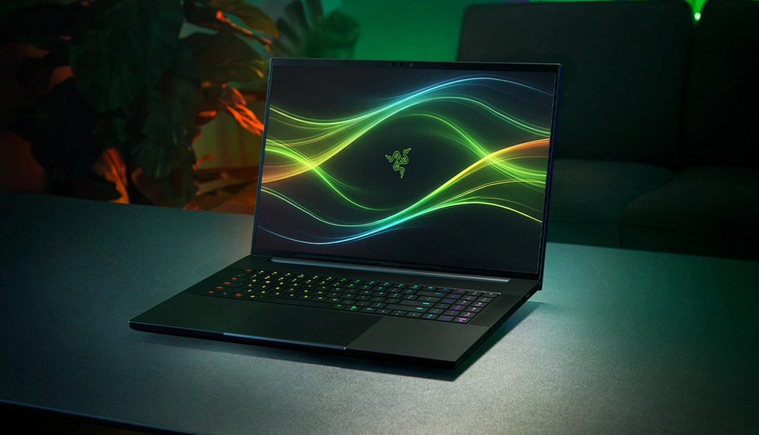 Razer Blade 18 (2026), vista frontal con pantalla Dual Mode de 18 pulgadas.