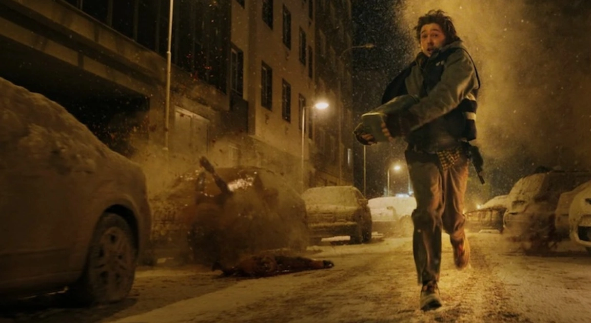 Austin Abrams como Bryan en el nuevo Resident Evil dirigido por Zach Cregger.