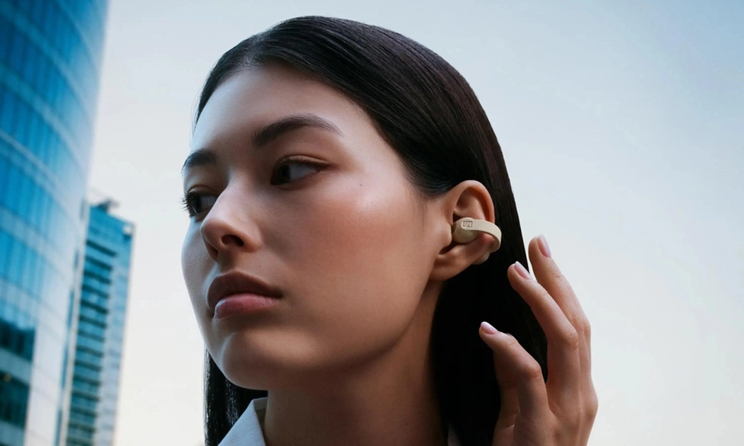 Sennheiser ACCENTUM Clip: diseño de pinza con drivers de 12 mm y soporte LDAC.