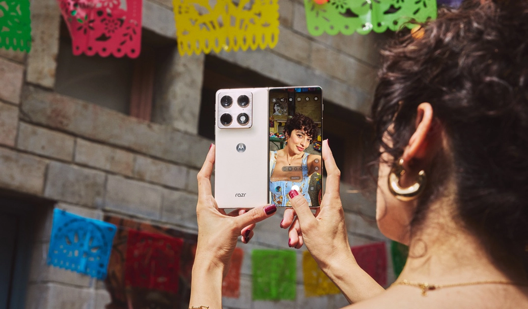 Motorola Razr Fold: Encanto Retro y Diseño Futurista