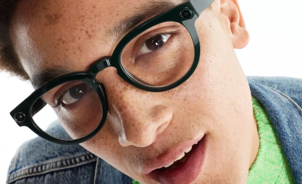Las Samsung Eyewear prescinden de pantalla y apuestan por dos cámaras para que Gemini analice el entorno del usuario.
