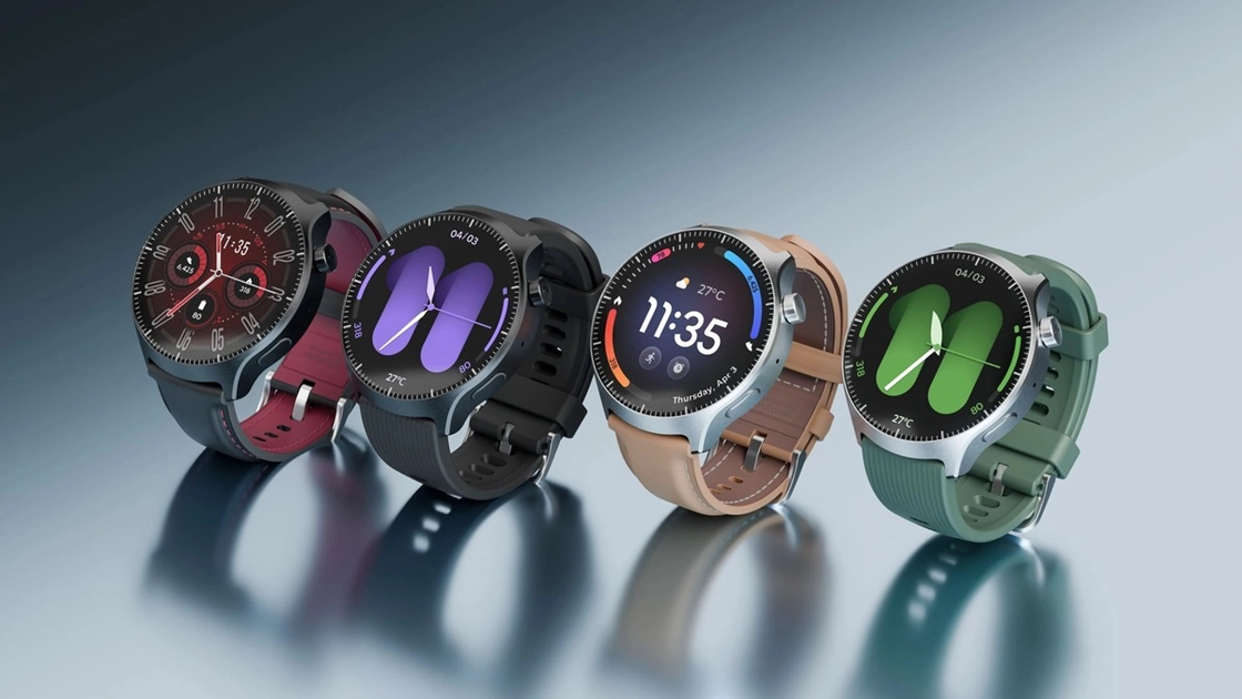 El Moto Watch Ultra luce caja de acero inoxidable de 46,26 mm y correas estándar de 22 mm. Foto: Motorola