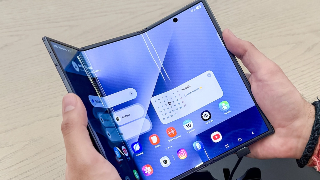 Samsung acelera el Galaxy Z TriFold 2 para responder al iPhone Duo