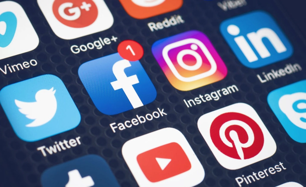 Los legisladores franceses apoyaron la prohibición de las redes sociales para niños menores de 15 años