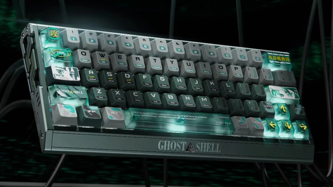 Las dos variantes de la IQUNIX EV63 Ghost in the Shell: Shell Core y Cyber Blue.