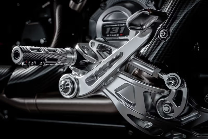 CVO Road Glide RR - con vista a la carretera