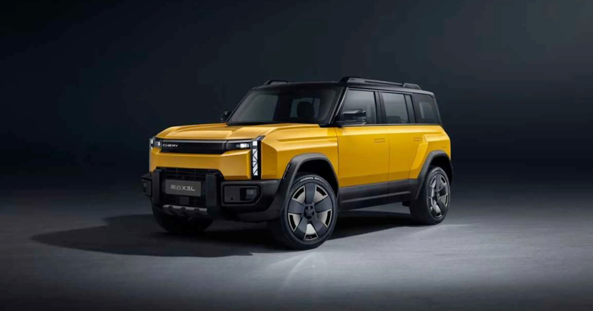 Chery Fulwin X3L contra un fondo montañoso