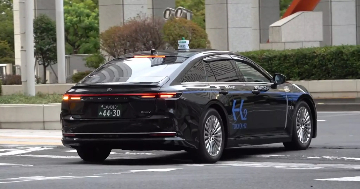 Características del interior del Toyota Crown FCEV para taxis