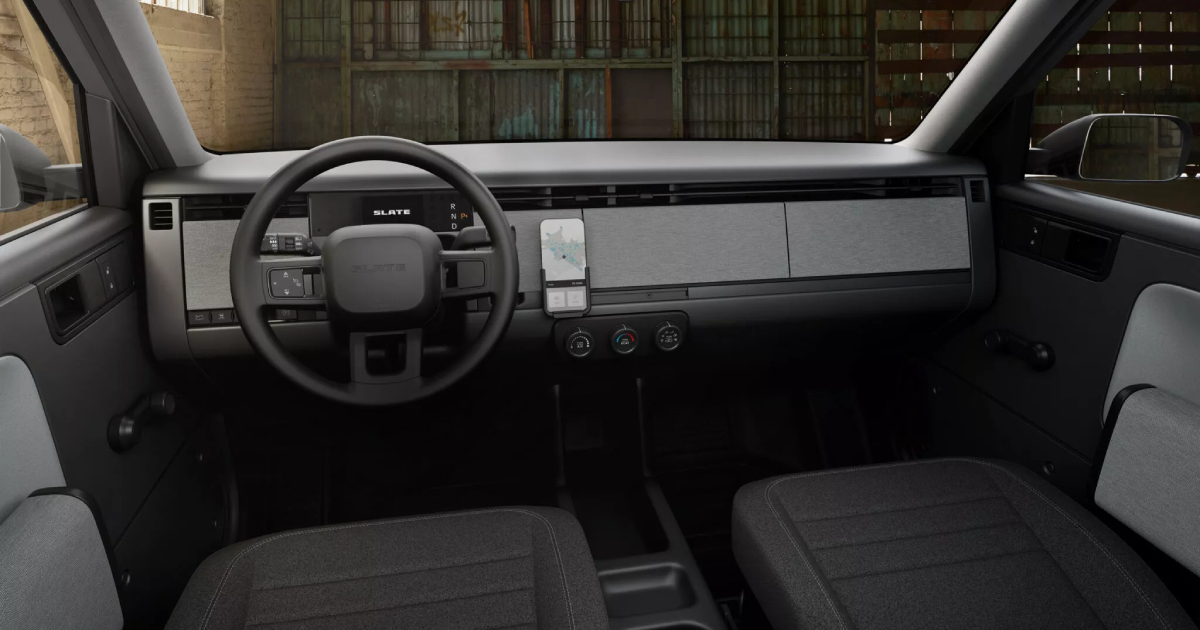 Interior y detalles de la camioneta Slate