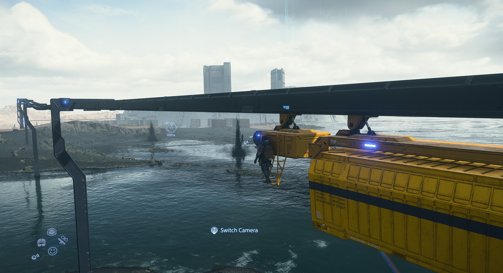 Escena con un monorraíl en Death Stranding 2