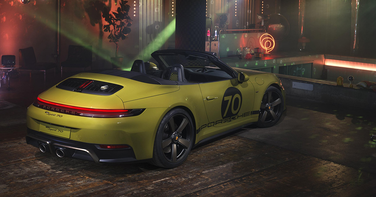 Porsche 911 Spirit 70 en Verde Neo Oliva