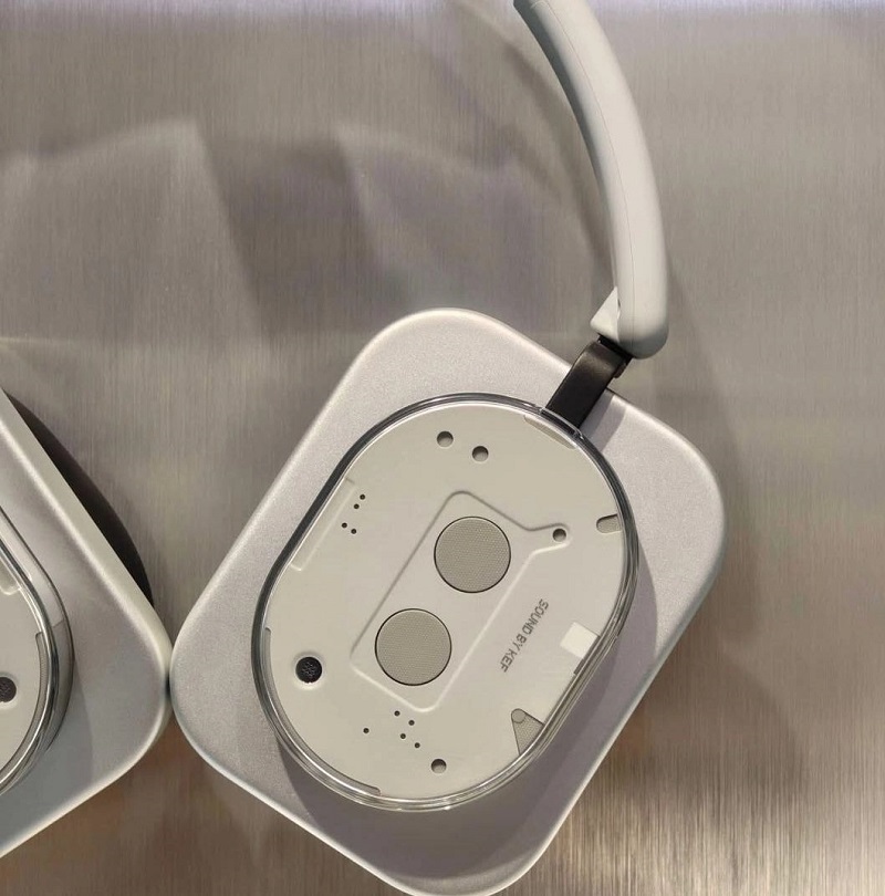 Nothing Headphone (1) con elementos transparentes Nothing Headphone (1) con elementos transparentes