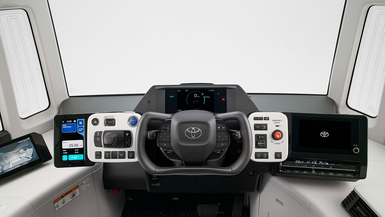 Coche eléctrico Toyota e-Palette en movimiento Coche eléctrico Toyota e-Palette en movimiento