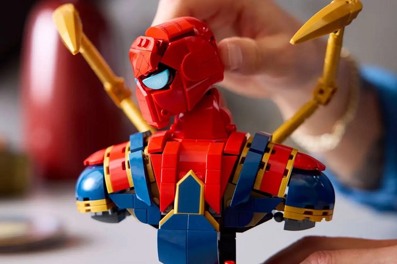 Detalles del mini-busto de Spider-Man Detalles del mini-busto de Spider-Man
