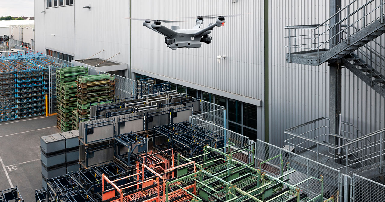 El robot Aris en la fábrica de Mercedes-Benz El robot Aris en la fábrica de Mercedes-Benz