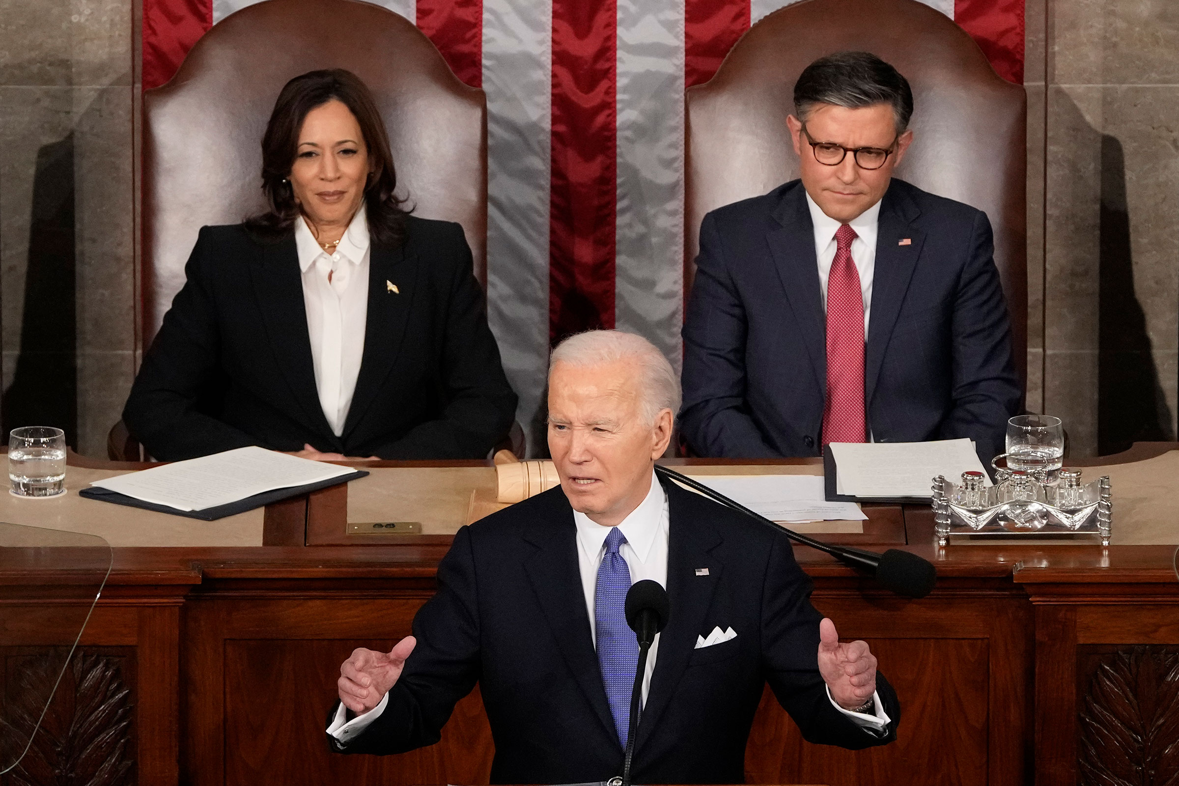 Biden pide al Congreso de EE.UU. que prohíba que la inteligencia artificial se haga pasar por humana Biden pide al Congreso de EE.UU. que prohíba que la inteligencia artificial se haga pasar por humana