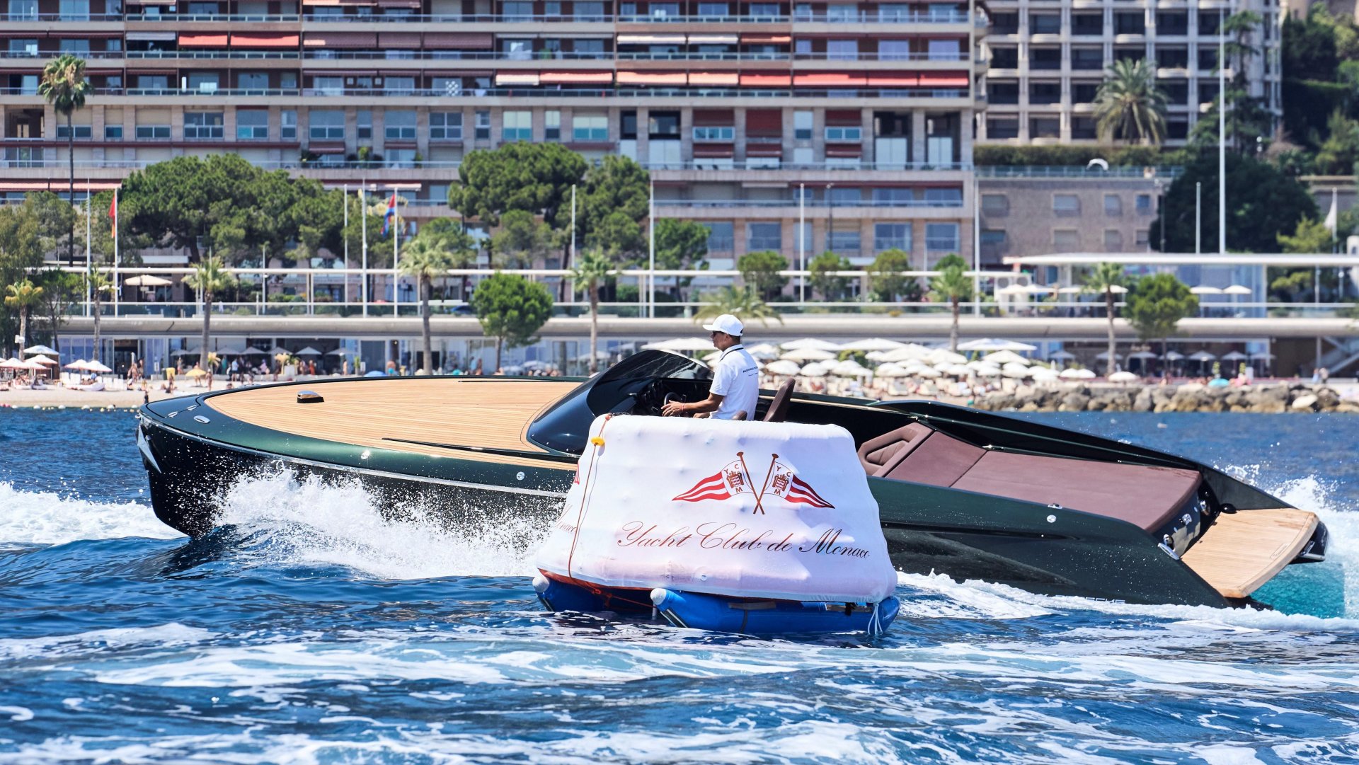El Frauscher x Porsche 850 Fantom en acción