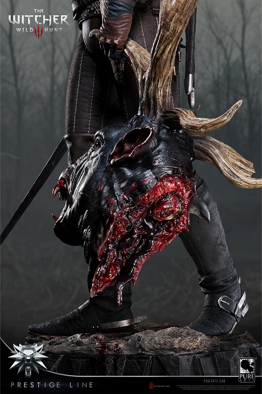 Detalle de las figuras de Geralt y Ciri Detalle de las figuras de Geralt y Ciri
