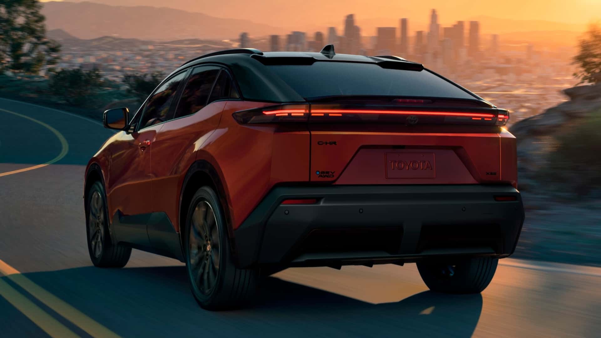 Toyota C-HR EV - vista trasera Toyota C-HR EV - vista trasera