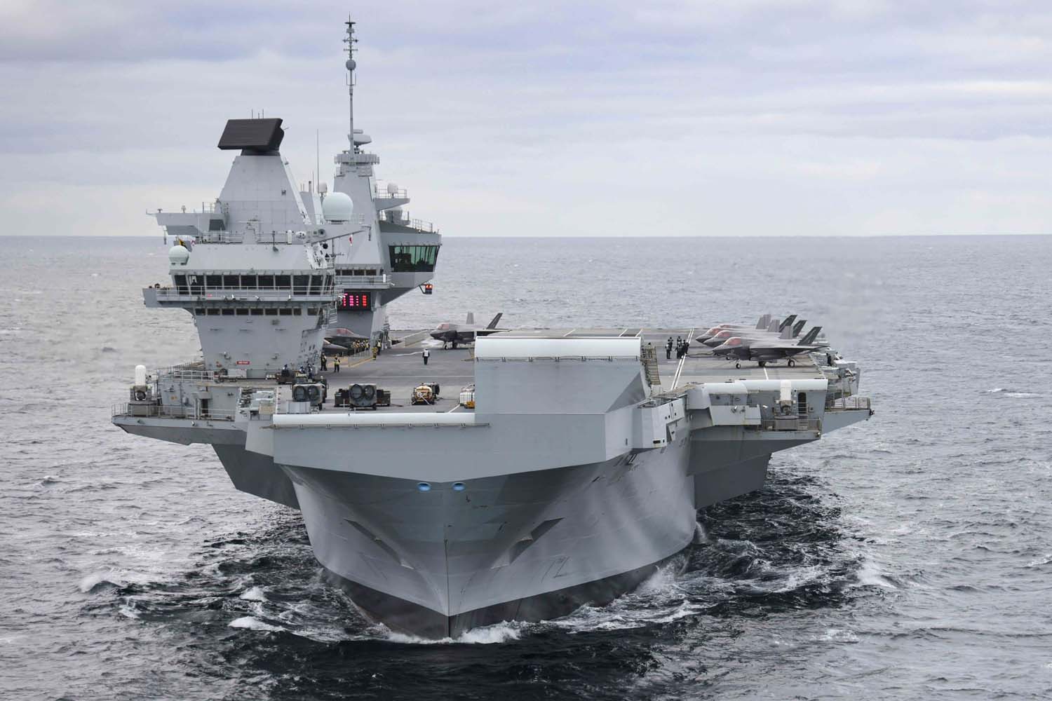El portaaviones británico HMS Queen Elizabeth, que transporta cazas de quinta generación F-35B Lightning II, se ha transferido al mando de la OTAN por primera vez en la historia-2 El portaaviones británico HMS Queen Elizabeth, que transporta cazas de quinta generación F-35B Lightning II, se ha transferido al mando de la OTAN por primera vez en la historia-2