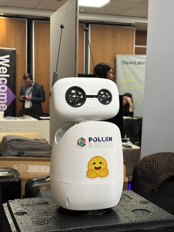Robot humanoide HopeJR de Hugging Face