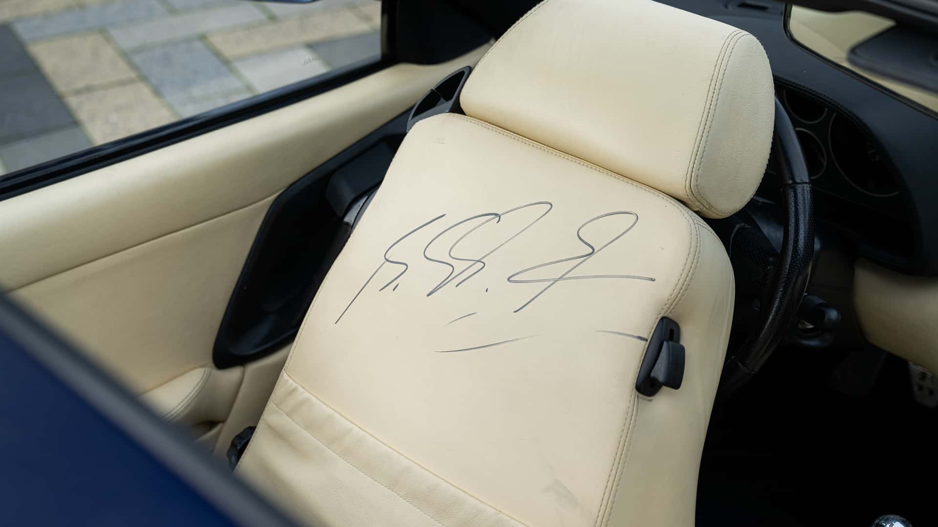 Detalles del Ferrari F355 GTS de Michael Schumacher. Detalles del Ferrari F355 GTS de Michael Schumacher.
