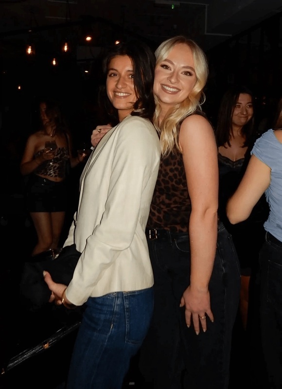 Actores tras bambalinas