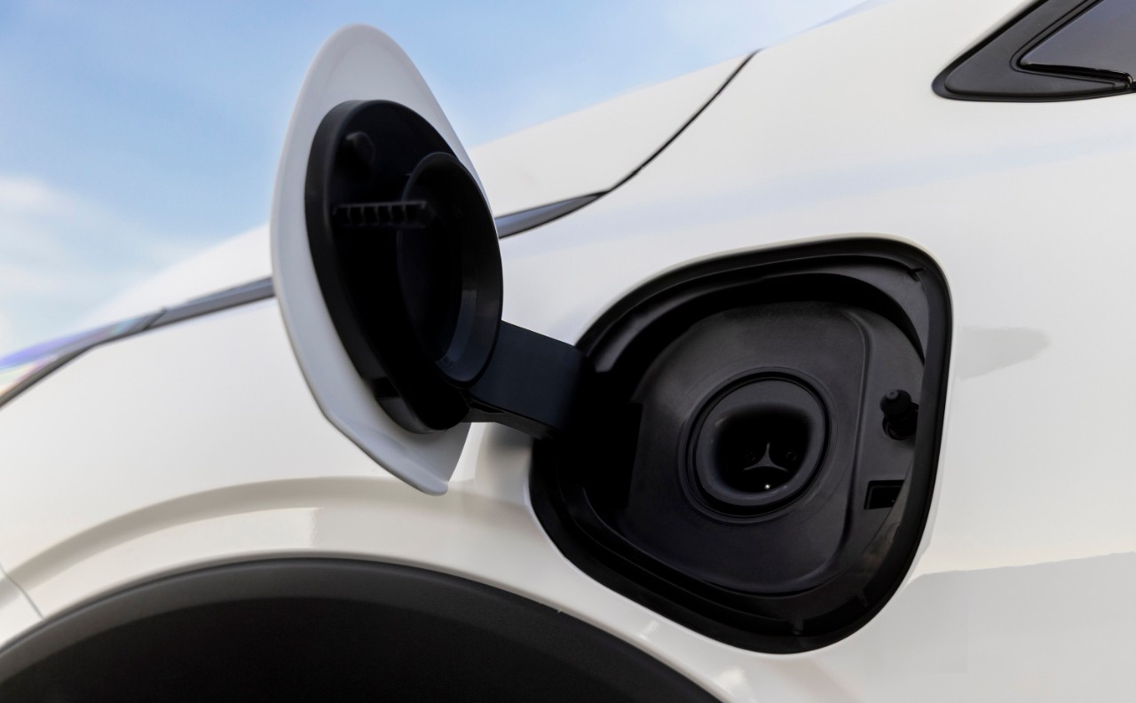 Foto teaser del Chevrolet Bolt 2027 Foto teaser del Chevrolet Bolt 2027