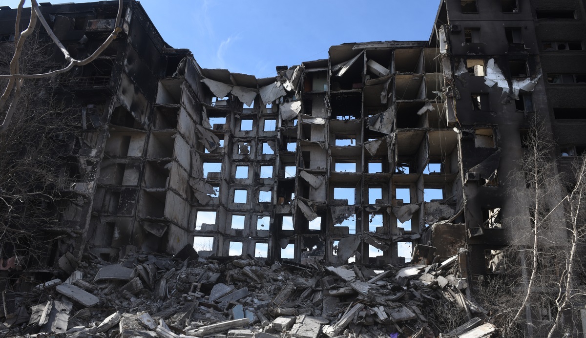 Desarrolladores ucranianos crean un juego de rol sobre la trágica historia de los habitantes de la destruida Mariupol Desarrolladores ucranianos crean un juego de rol sobre la trágica historia de los habitantes de la destruida Mariupol