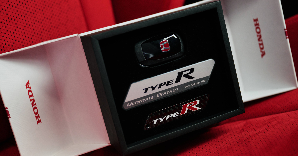 Proyector de logo Type R en las puertas frontales del Honda Civic Type R Ultimate Edition Proyector de logo Type R en las puertas frontales del Honda Civic Type R Ultimate Edition